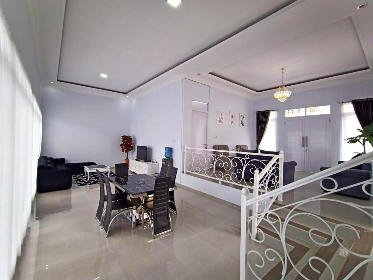 Villa Tiara 2 Cikundul Екстериор снимка