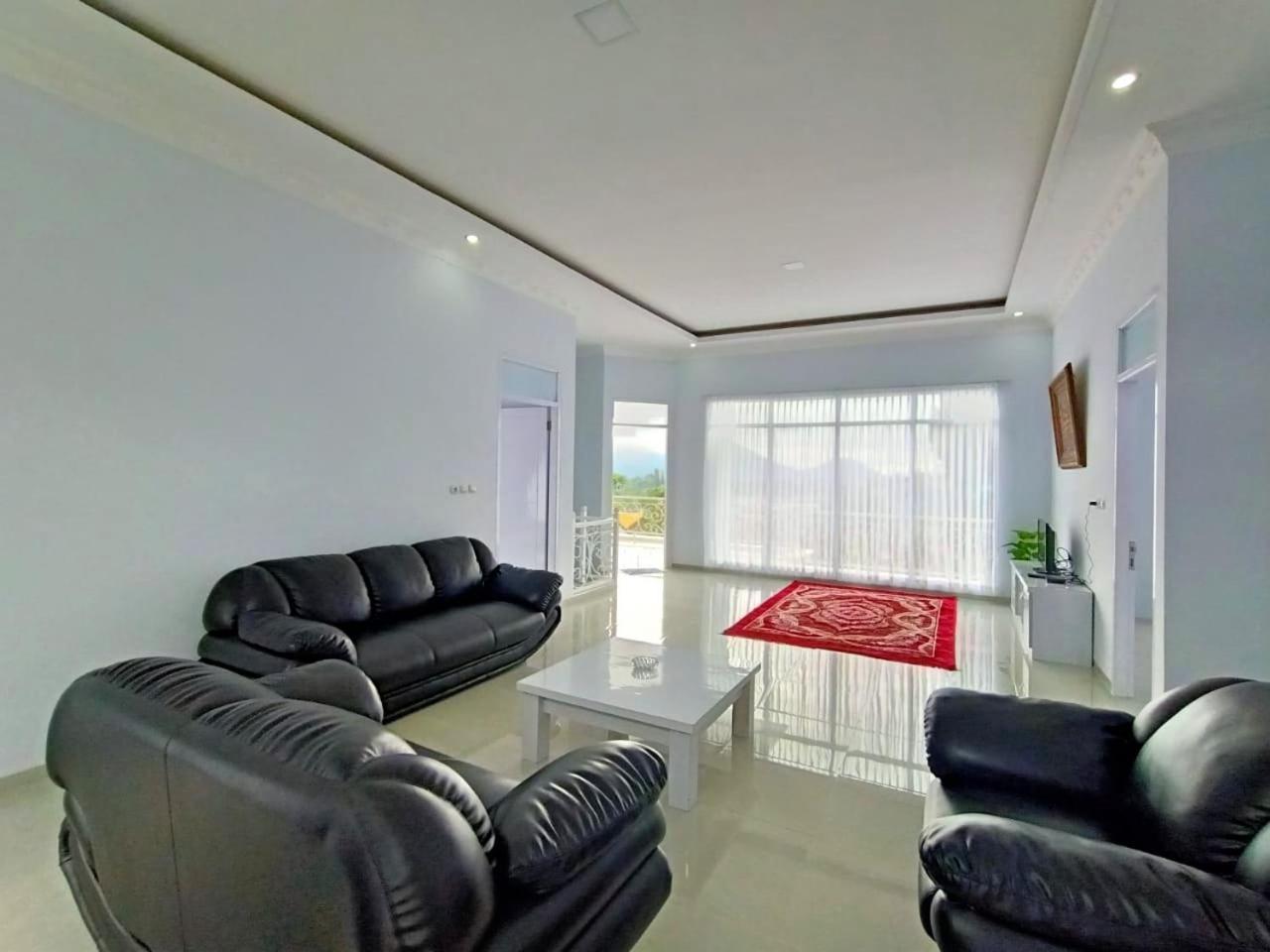 Villa Tiara 2 Cikundul Екстериор снимка