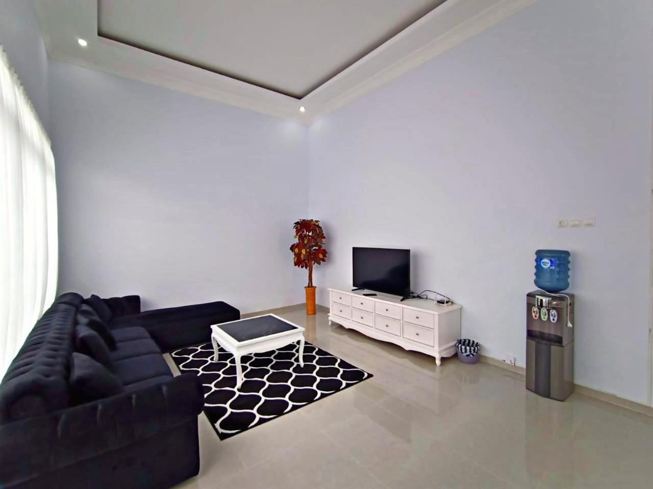 Villa Tiara 2 Cikundul Екстериор снимка