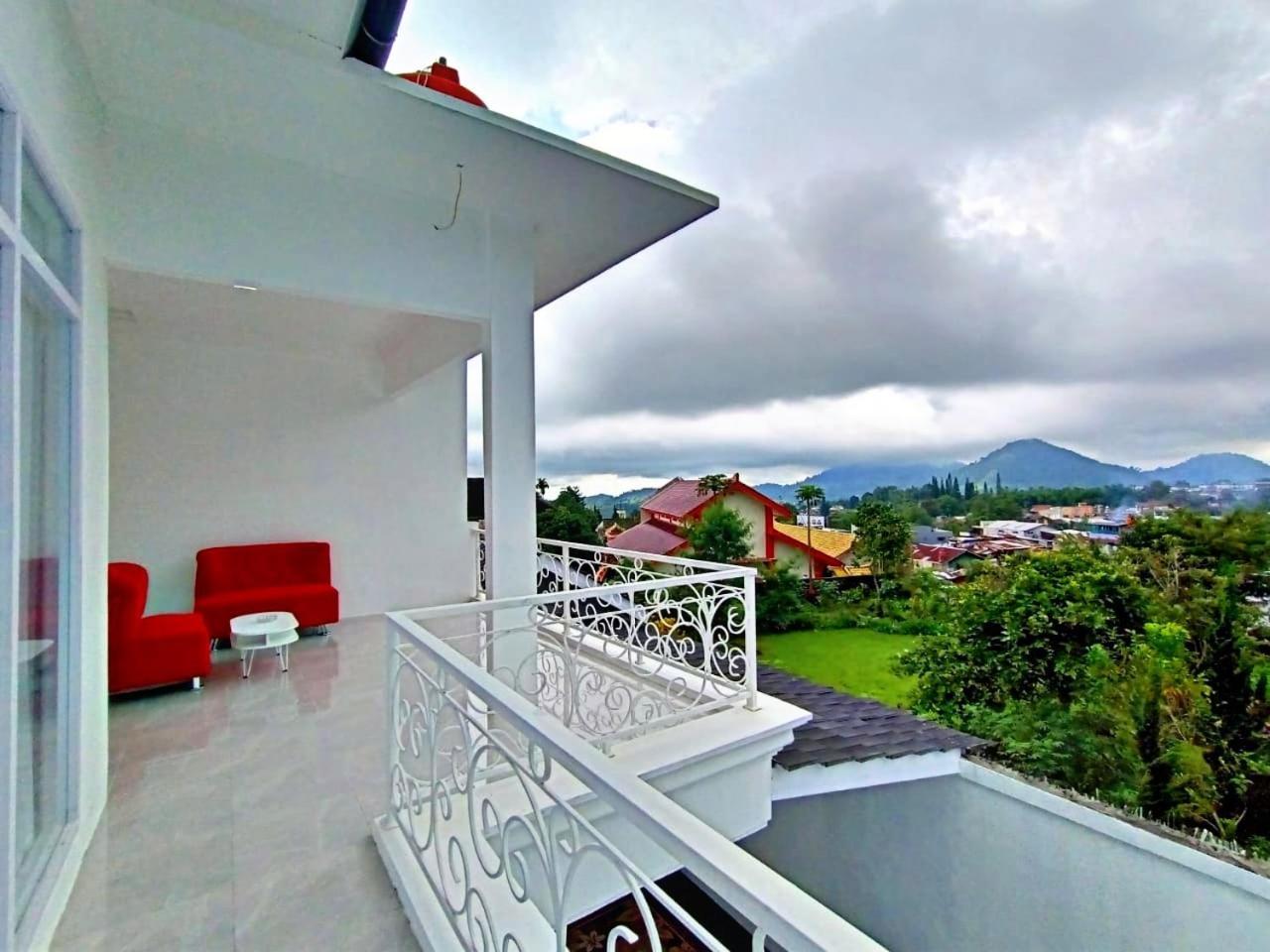 Villa Tiara 2 Cikundul Екстериор снимка